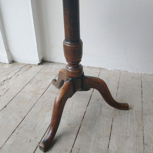 Georgian provincial oak lamp table