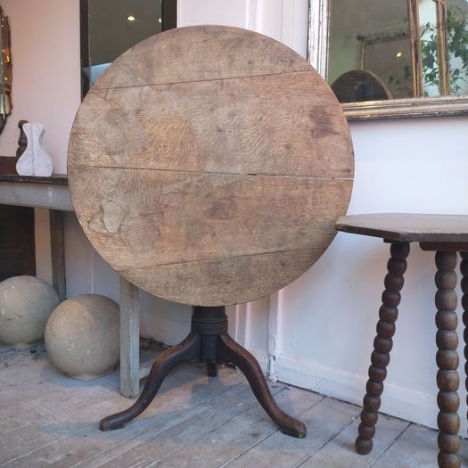 C18TH provincial oak wine table