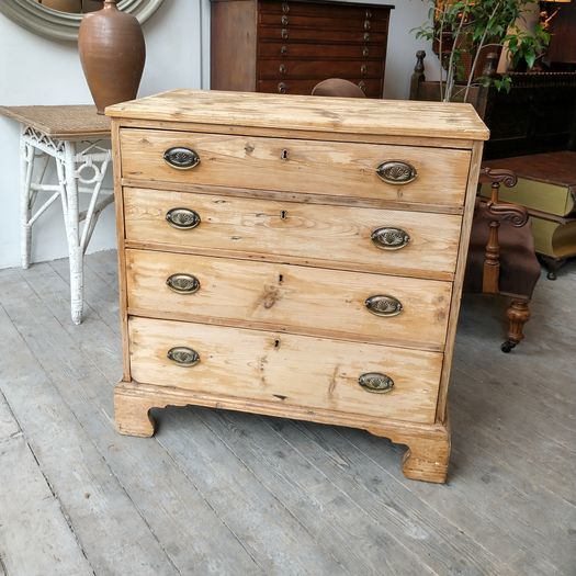 Georgian pine chest drawers