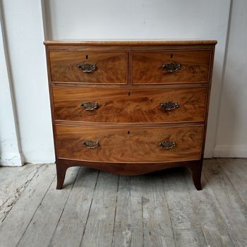 Regency bow chest