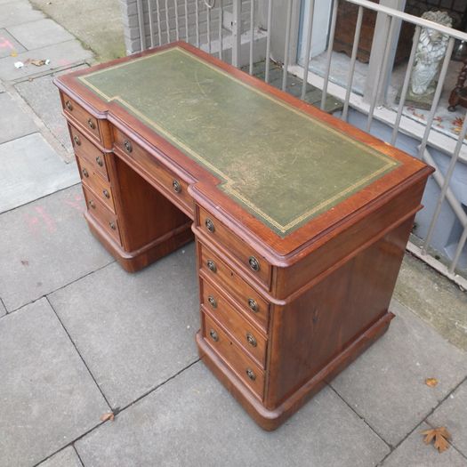 C19th mahogany pedestal desk