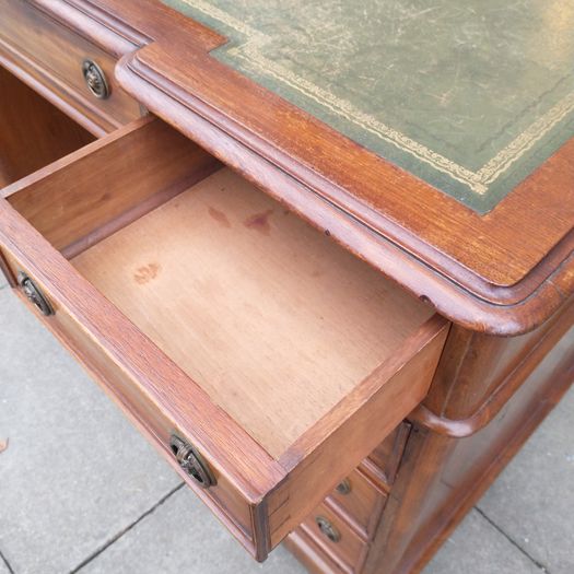 C19th mahogany pedestal desk