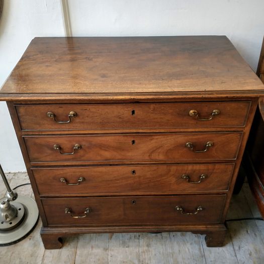 Georgian bachelor's chest