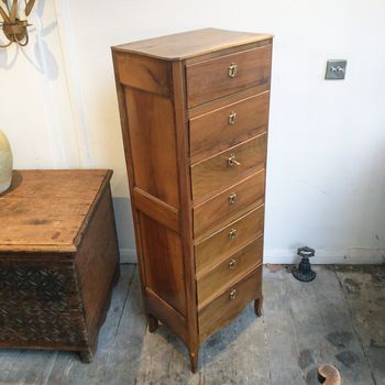 C18TH French walnut chest