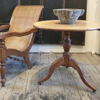 A superb honey oak Georgian centre table
