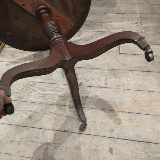 Regency mahogany lamp table