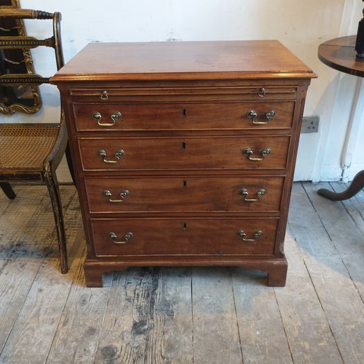 Antique chest of drawers