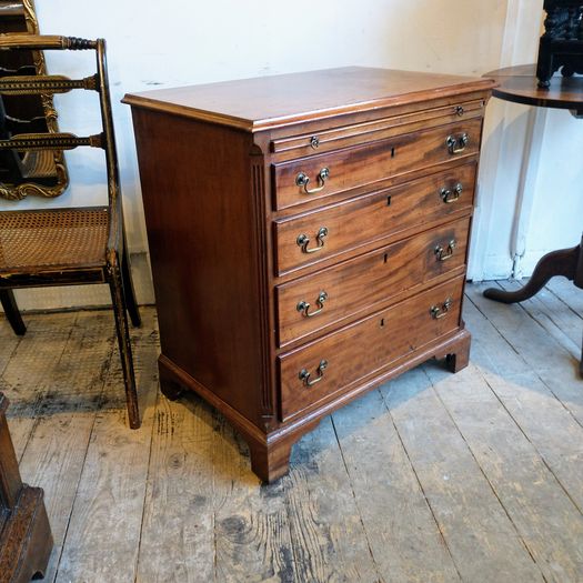 Antique chest of drawers