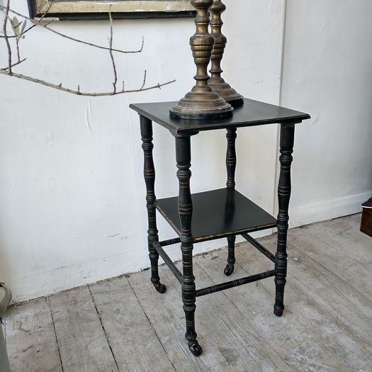 Aesthetic movement lamp table