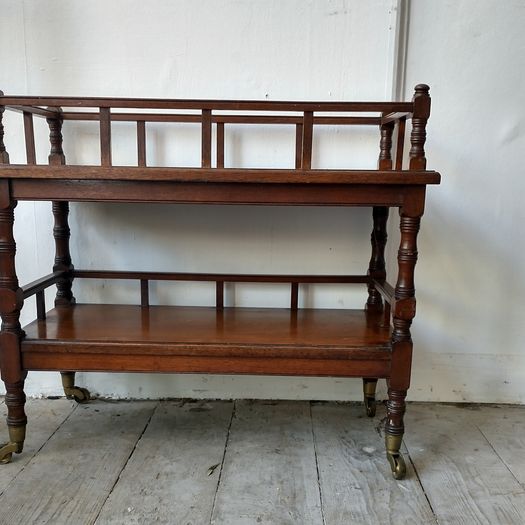 Aesthetic movement lamp table