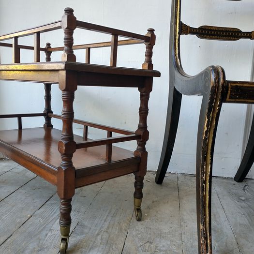 Aesthetic movement lamp table