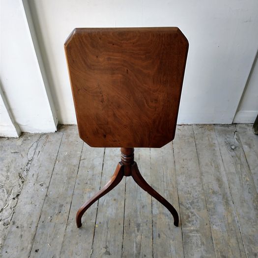 Georgian lamp table