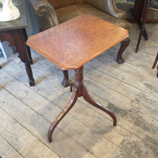 Georgian lamp table