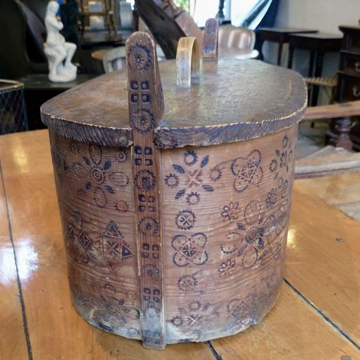 Folk art antique bentwood Swedish box