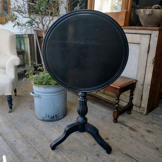 Early C19th Colonial ebonised lamp table