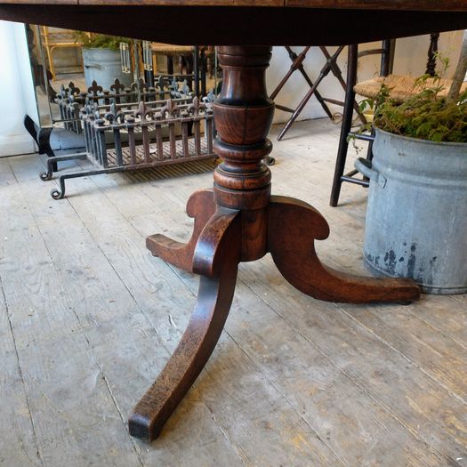 Georgian oak farmhouse round table