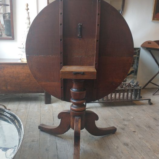 Georgian oak farmhouse round table