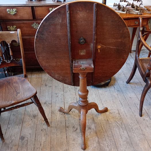 Georgian oak wine table