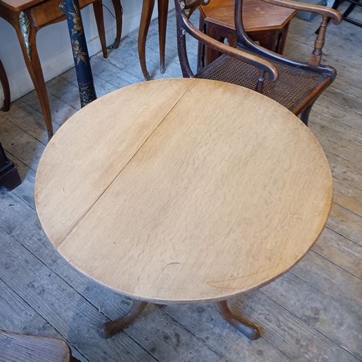 Georgian oak wine table