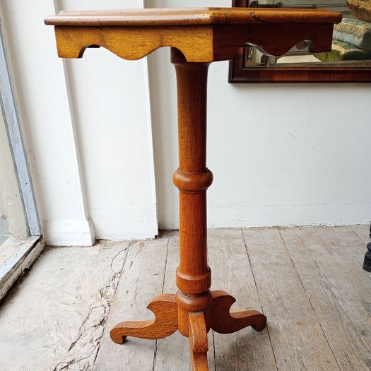 C19TH lamp table