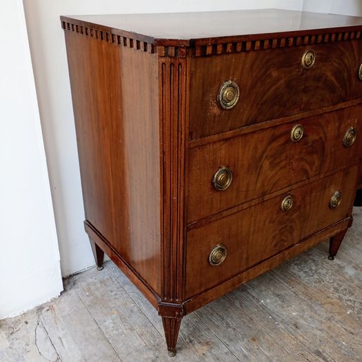 C18th chest drawers