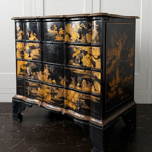 An 18th C Dutch Japanned Chinoiserie Chest