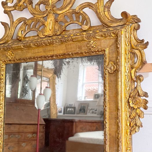 An 18th C Italian Piedmont Carved Giltwood Mirror
