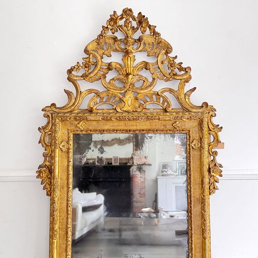 An 18th C Italian Piedmont Carved Giltwood Mirror