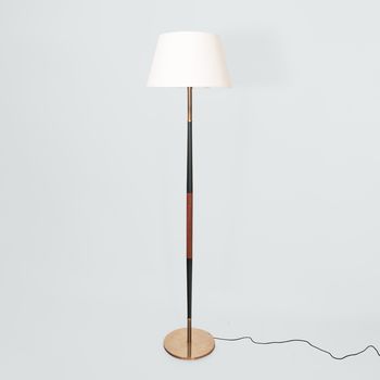 Floor lamp with double tapered stem