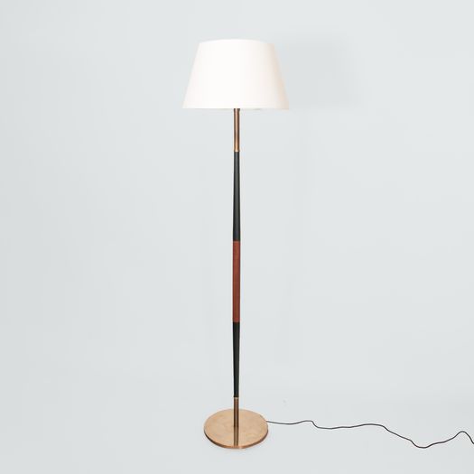 Floor lamp with double tapered stem