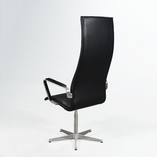 Oxford chair by Arne Jacobsen