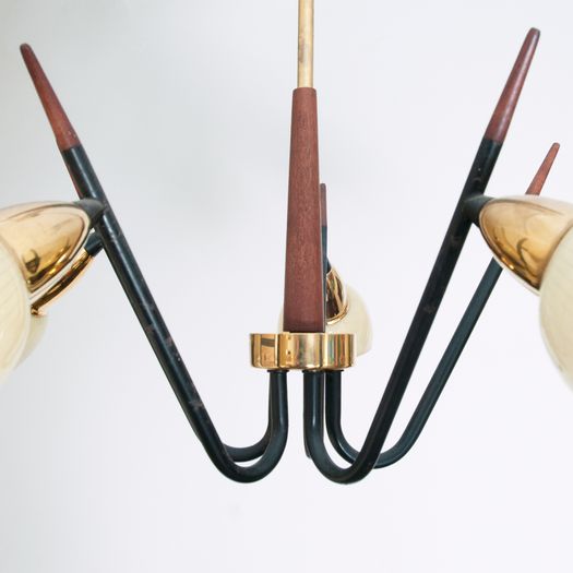 5 arms chandelier made by Voss Belysning