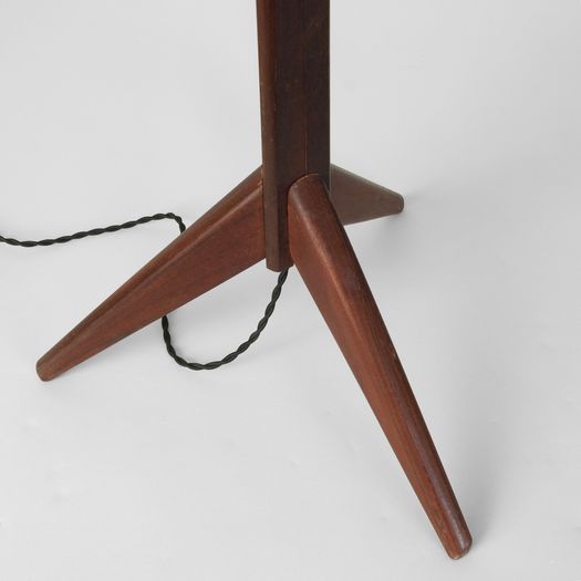 Floor lamp with tripod base