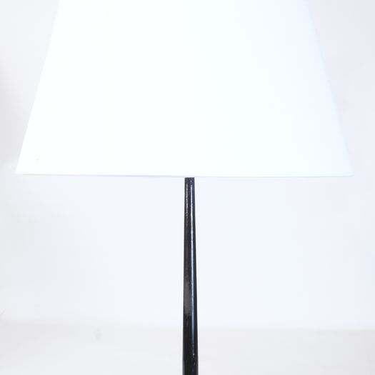 Floor lamp with tripod base