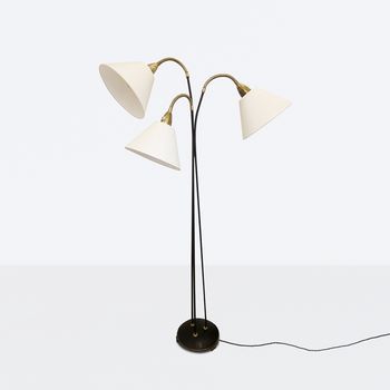 Floor lamp with 3 arms and round base