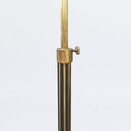 Telescopic floor lamp with fluted stem