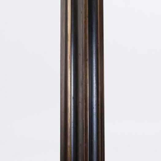 Telescopic floor lamp with fluted stem
