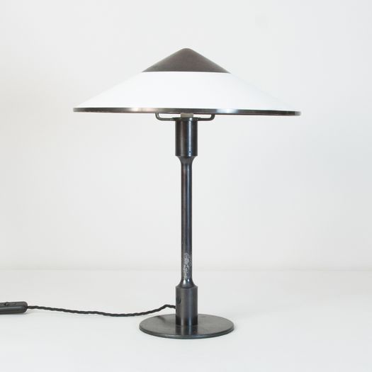 'Kongelys' table lamp made by Fog & Mørup