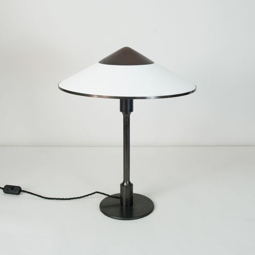 'Kongelys' table lamp made by Fog & Mørup