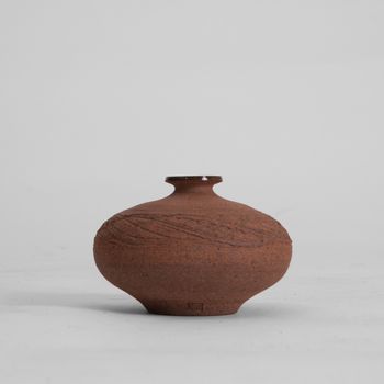 Unglazed little pot by Tällberg Keramik