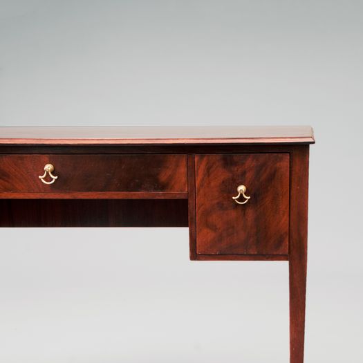 Desk by Frits Henningsen