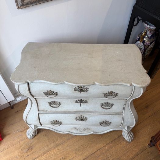 Dutch 18th century bombe chest