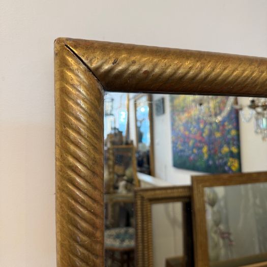 Rope twist mirror
