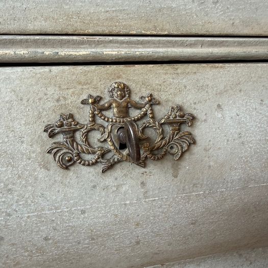 Dutch 18th century bombe chest