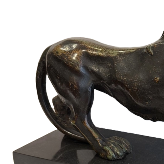 Large antique Medici lion