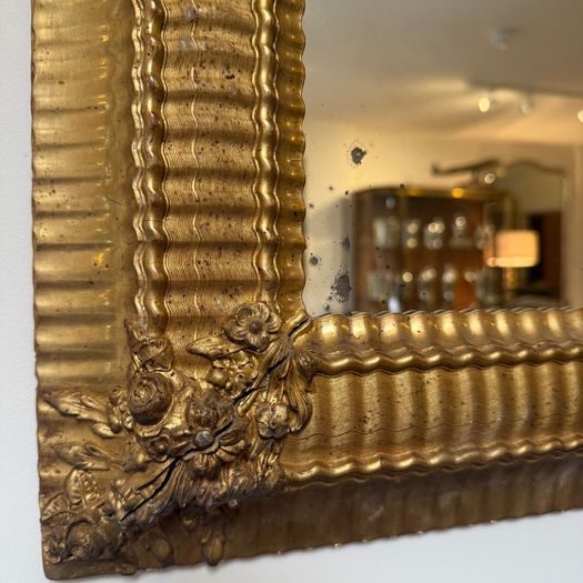 Large ripple frame mirror