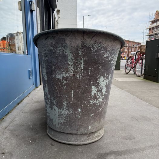 Double ended copper bath / planter
