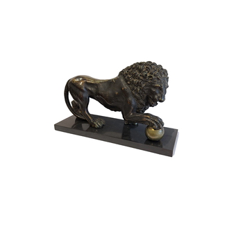 Large antique Medici lion