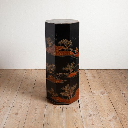 A Chinese-inspired Plinth