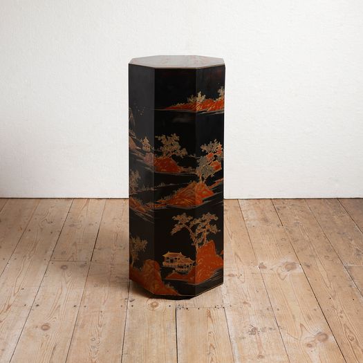 A Chinese-inspired Plinth